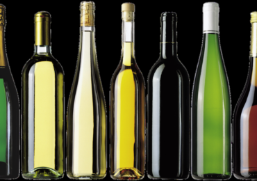 Etichette adesive per bottiglie di vino: l’importanza dei dettagli